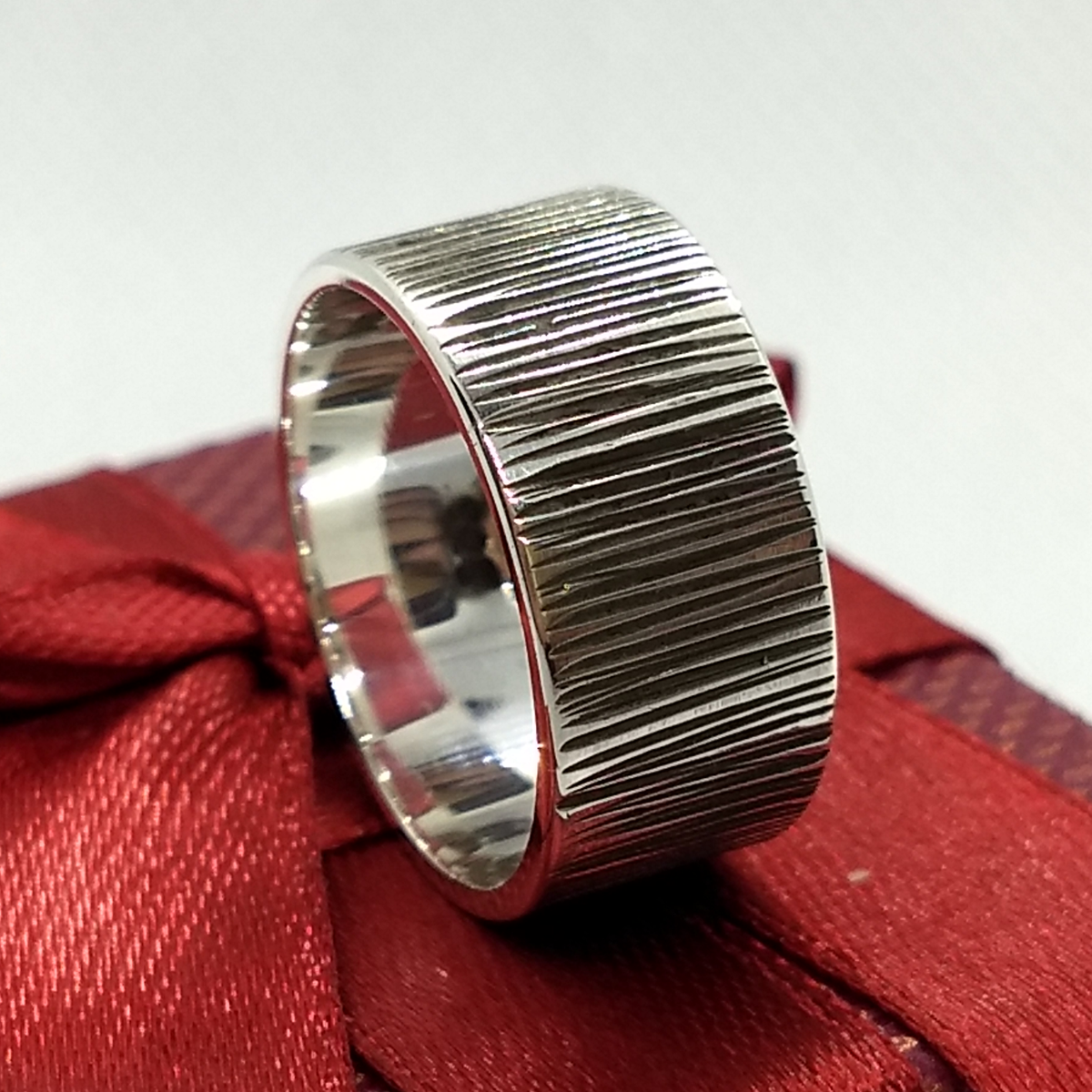 Anillo Hombre Rayado 01 -001 tallerjoyero.cl