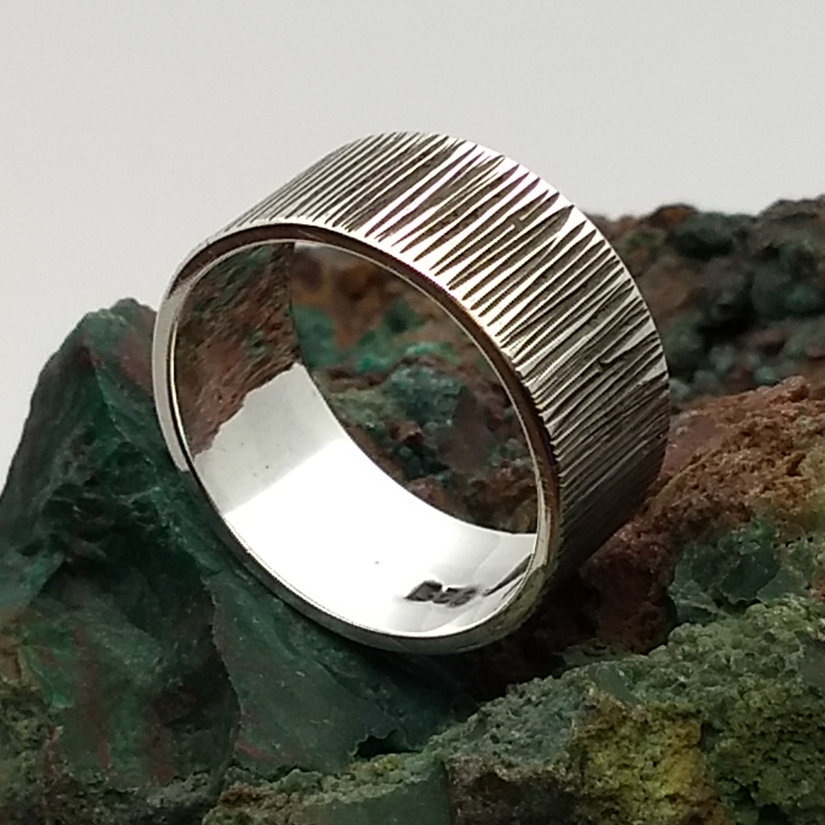 Anillo Hombre Rayado 01 -005 tallerjoyero.cl